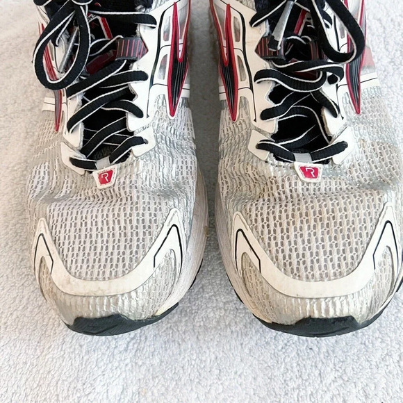 Brooks Revenna Men's White Red Running Shoe Sneaker Sz 9 / 42.5- 1101861D146 - Picture 5 of 13